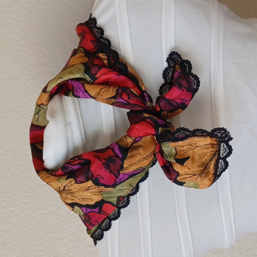 3/$25 SALE Vintage Handmade Fall Leaves Womens Scarf with Black Lace Trim 24x24